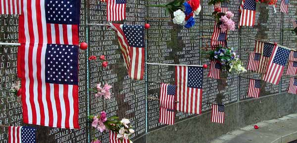 День ветеранов Вьетнамской войны в США Национальные флаги США