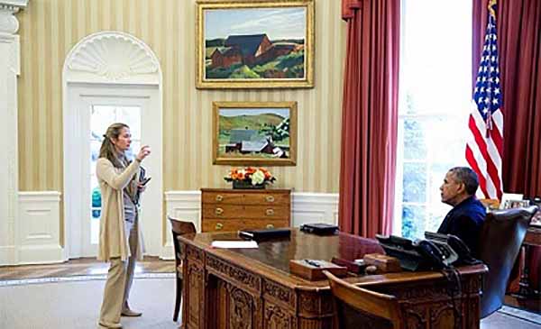 Эврил Хейнс с Президентом Бараком Обамой в Овальном кабинете, 2016