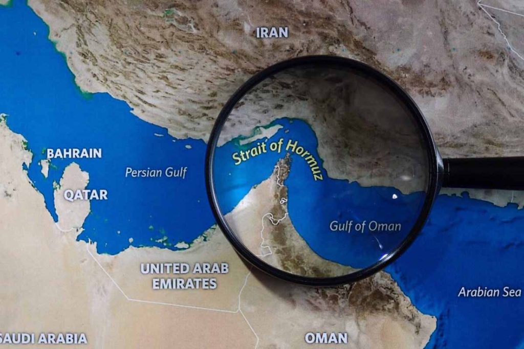 Ормузский пролив